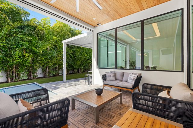 10 Coconut Road, Delray Beach, FL 33444