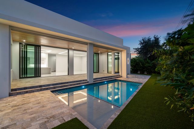 10 Coconut Road, Delray Beach, FL 33444