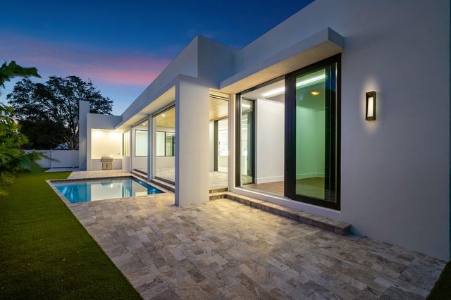 10 Coconut Road, Delray Beach, FL 33444