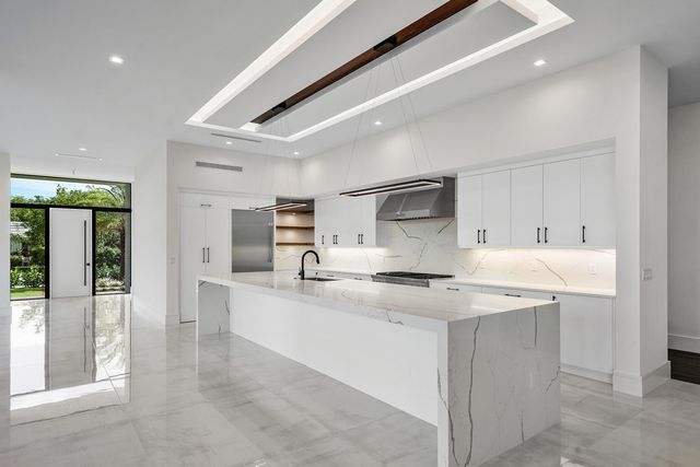 10 Coconut Road, Delray Beach, FL 33444