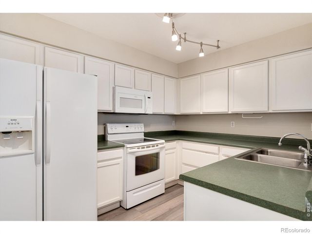 1419 Red Mountain Drive 15, Longmont, CO 80504