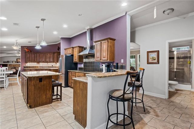 1011 N Racine St, Rockport, TX 78382