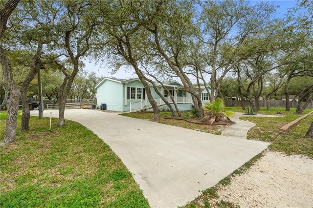 1011 N Racine St, Rockport, TX 78382