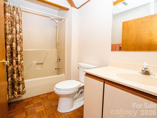 357 Laurel Park Place, Hendersonville, NC 28791
