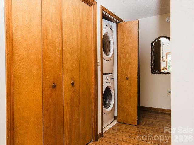 357 Laurel Park Place, Hendersonville, NC 28791
