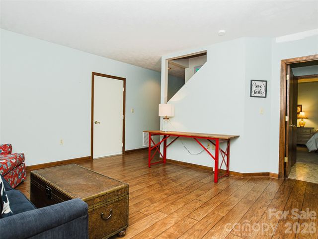 357 Laurel Park Place, Hendersonville, NC 28791