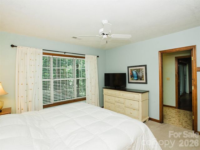 357 Laurel Park Place, Hendersonville, NC 28791
