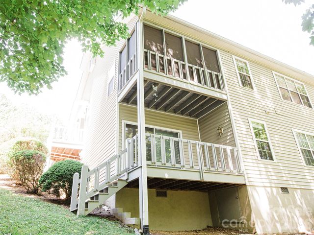 357 Laurel Park Place, Hendersonville, NC 28791