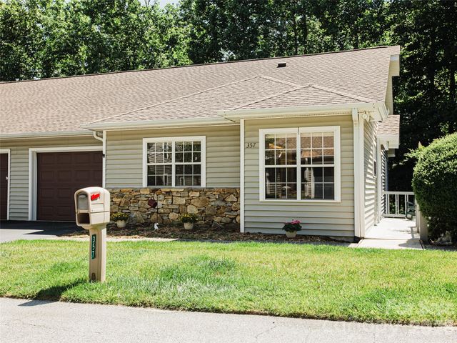 357 Laurel Park Place, Hendersonville, NC 28791