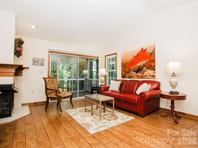 357 Laurel Park Place, Hendersonville, NC 28791