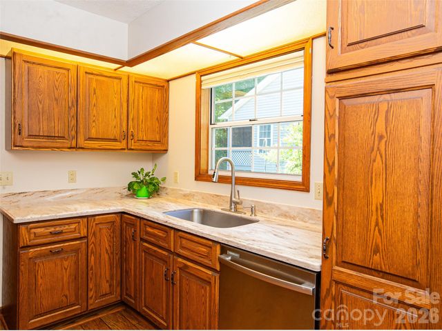 357 Laurel Park Place, Hendersonville, NC 28791