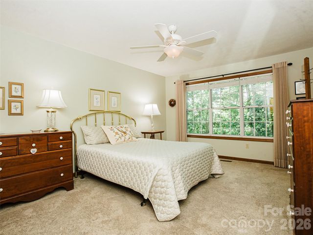 357 Laurel Park Place, Hendersonville, NC 28791
