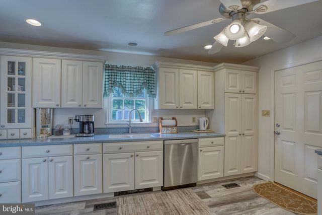 90 SHELTERWOOD LN, Dover, DE 19904