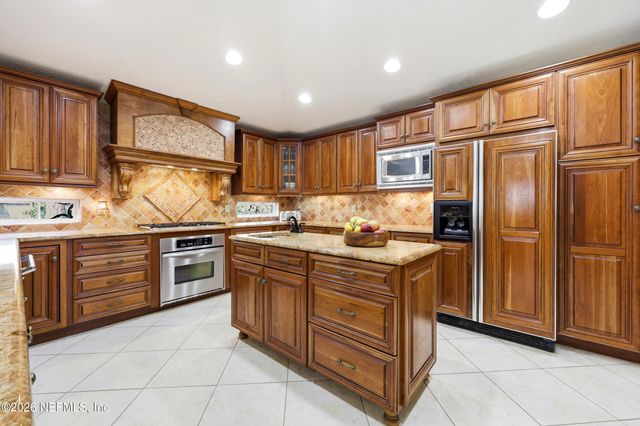 3615 VIA DE LA REINA, Jacksonville, FL 32217