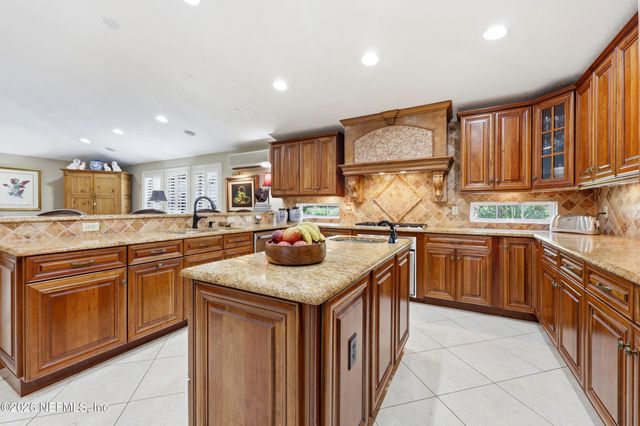 3615 VIA DE LA REINA, Jacksonville, FL 32217