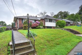 11 Glen Terrace, Totowa, NJ 07512