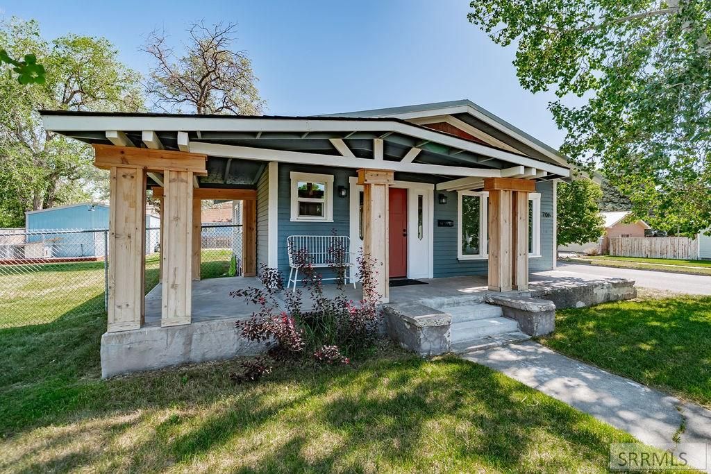 Image 3 of property listing at 706 J Street, Idaho Falls, ID 83402