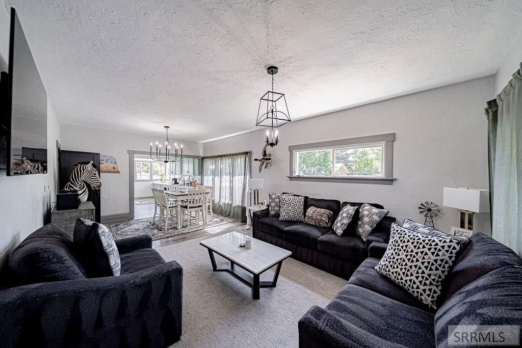 Image 5 of property listing at 706 J Street, Idaho Falls, ID 83402