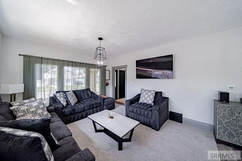 Image 8 of property listing at 706 J Street, Idaho Falls, ID 83402