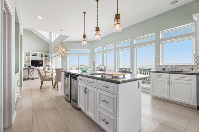 19023 Kahala Drive E, Galveston, TX 77554