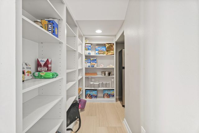 19023 Kahala Drive E, Galveston, TX 77554