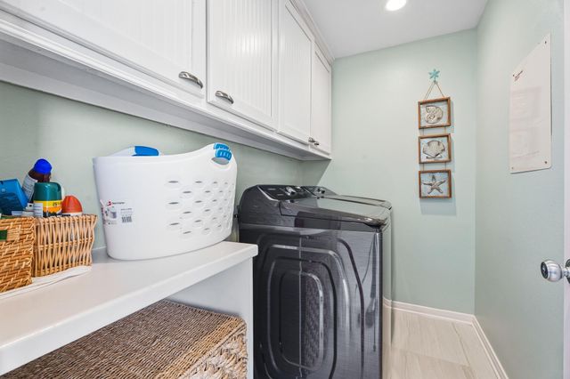 19023 Kahala Drive E, Galveston, TX 77554