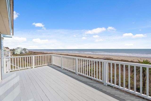 19023 Kahala Drive E, Galveston, TX 77554