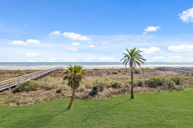 19023 Kahala Drive E, Galveston, TX 77554