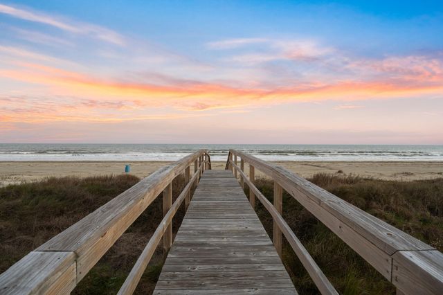 19023 Kahala Drive E, Galveston, TX 77554