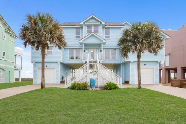 19023 Kahala Drive E, Galveston, TX 77554