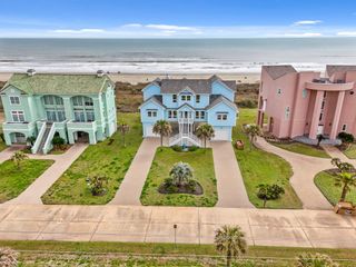 19023 Kahala Drive E, Galveston, TX 77554