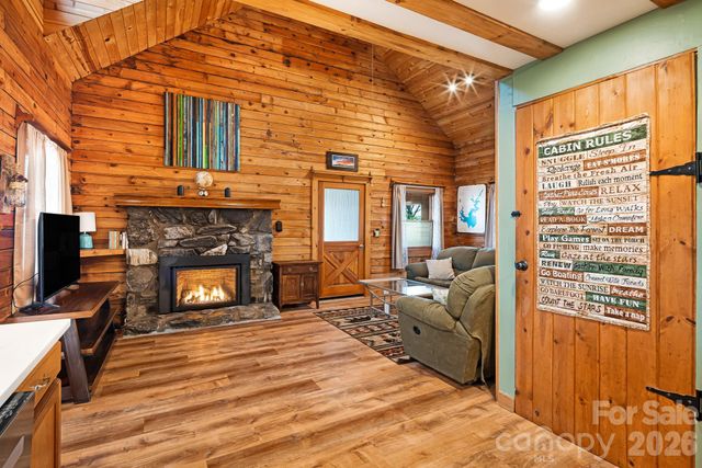 2977 Heath Peak Road, Waynesville, NC 28785