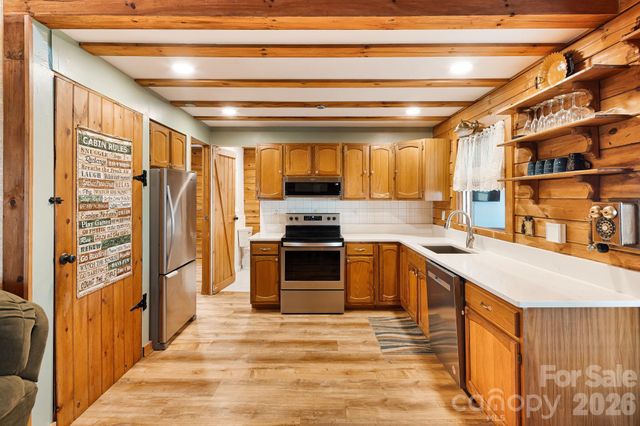 2977 Heath Peak Road, Waynesville, NC 28785