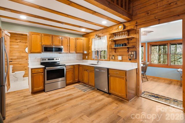 2977 Heath Peak Road, Waynesville, NC 28785