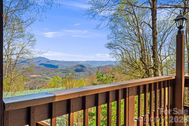 2977 Heath Peak Road, Waynesville, NC 28785