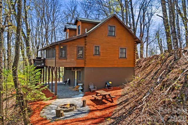 2977 Heath Peak Road, Waynesville, NC 28785