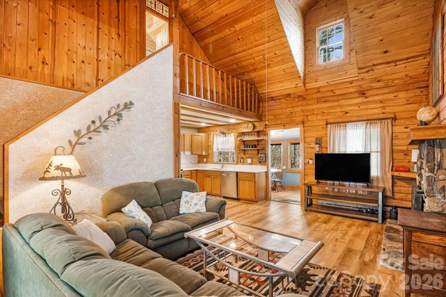 2977 Heath Peak Road, Waynesville, NC 28785