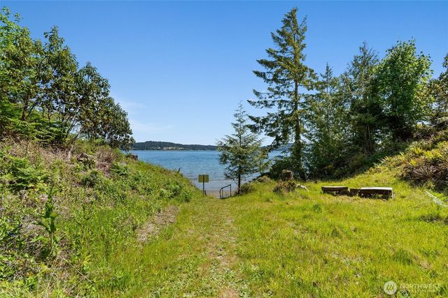 15 E Smith Cove Way, Shelton, WA 98584