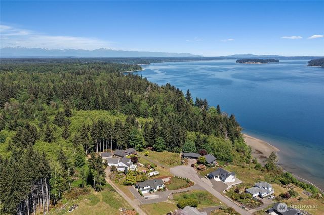 15 E Smith Cove Way, Shelton, WA 98584