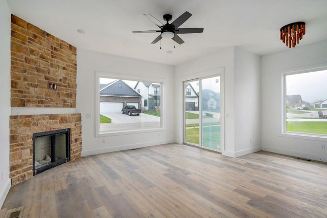 3039 W Teton Drive, Springfield, MO 65810