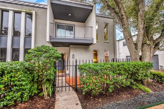 1300 Augusta Drive 18, Houston, TX 77057