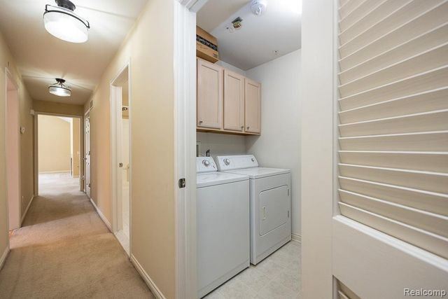 28443 Carlton Way Drive, Novi, MI 48377