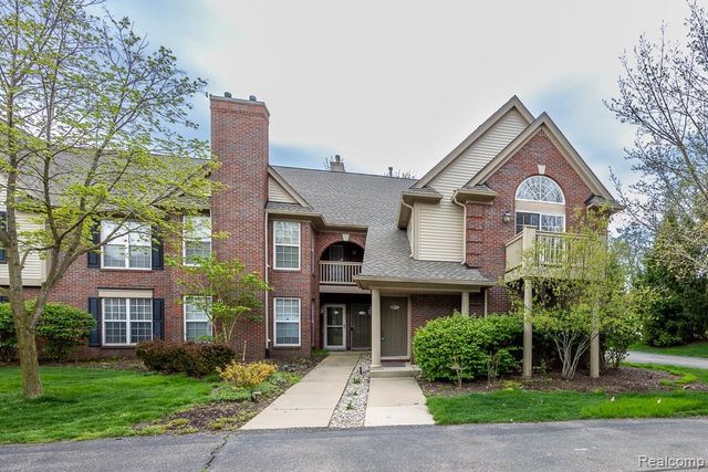 28443 Carlton Way Drive, Novi, MI 48377