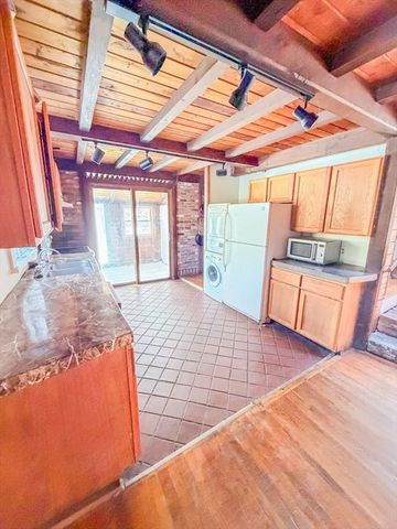 25 Vineyard Meadow Farms Rd., West Tisbury, MA 02575