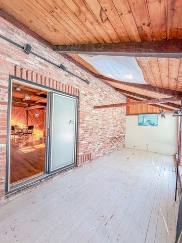 25 Vineyard Meadow Farms Rd., West Tisbury, MA 02575