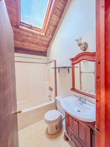 25 Vineyard Meadow Farms Rd., West Tisbury, MA 02575