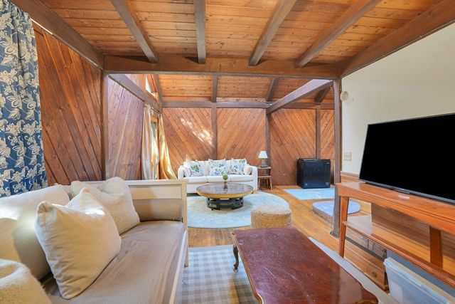 25 Vineyard Meadow Farms Rd., West Tisbury, MA 02575