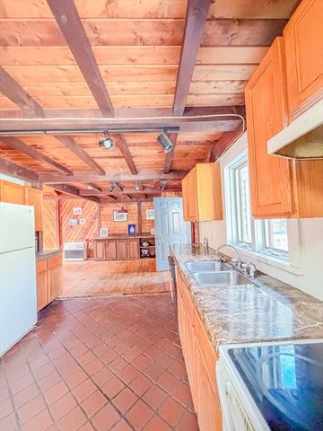 25 Vineyard Meadow Farms Rd., West Tisbury, MA 02575