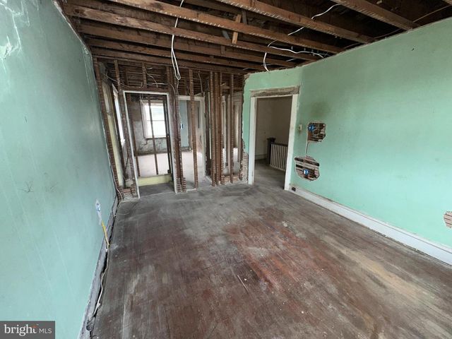 2279 HOLLINSHED AVE, Pennsauken, NJ 08110