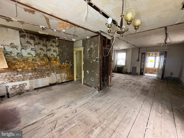 2279 HOLLINSHED AVE, Pennsauken, NJ 08110